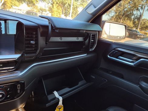 Used 2024 Chevrolet Silverado 1500 LT Trail Boss w/ LT Trail Boss Premium Package image 33