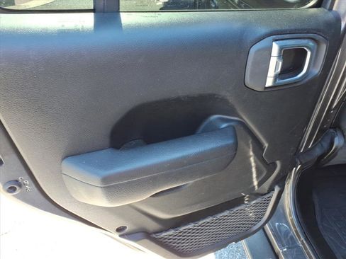 Used 2023 Jeep Wrangler Unlimited w/ Cold Weather Group image 21