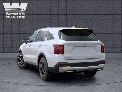 New 2025 Kia Sorento S image 4