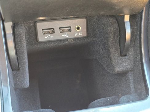 Used 2016 Nissan Maxima SR FWD image 11
