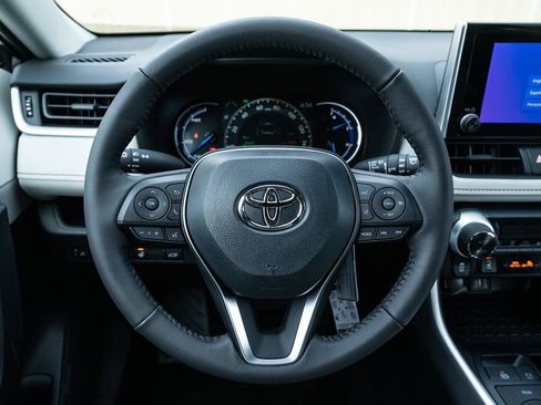 New 2025 Toyota RAV4 XLE w/ Convenience Package image 17