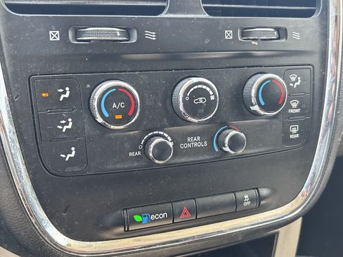 Used 2014 Dodge Grand Caravan SE w/ Quick Order Package 29E SE FWD image 14