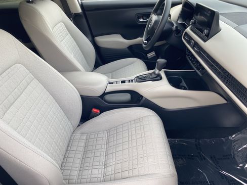 Certified 2025 Honda HR-V LX image 9