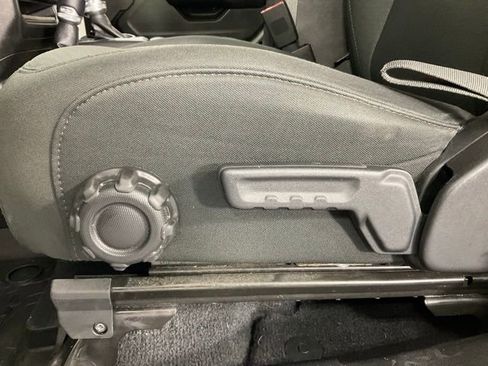 Used 2020 Jeep Wrangler Sport image 26