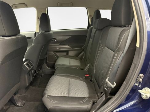 Used 2020 Mitsubishi Outlander ES image 22