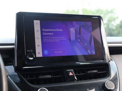 Used 2025 Toyota Corolla LE FWD image 11