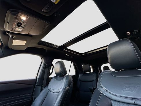 Used 2020 Ford Explorer ST image 26