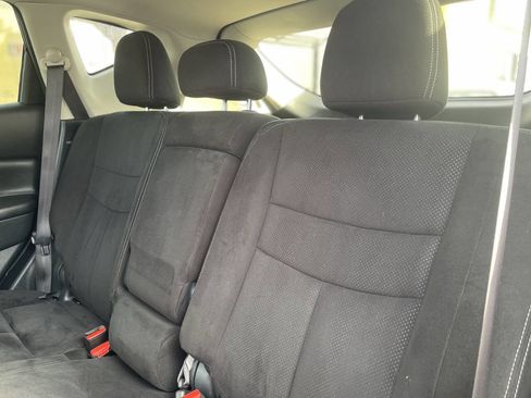 Used 2019 Nissan Murano S image 16