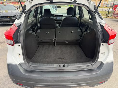 Used 2018 Nissan Kicks S FWD image 15