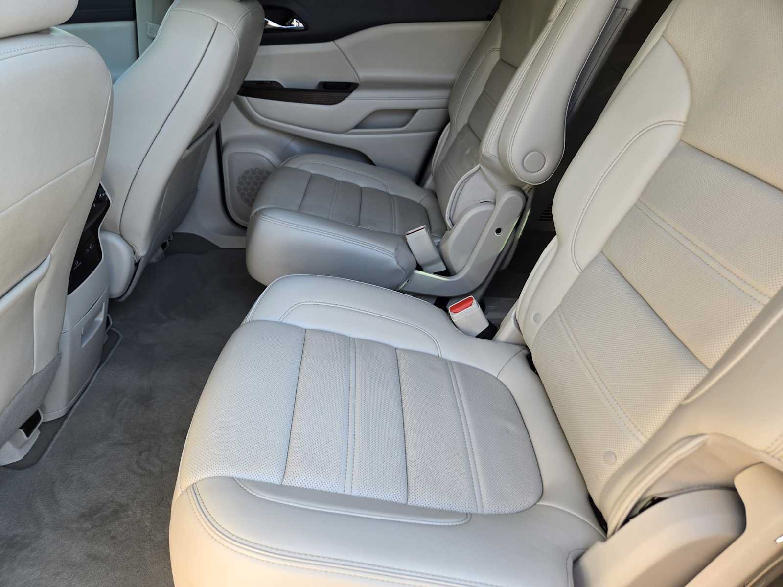 Certified 2023 GMC Acadia Denali w/ Denali Ultimate Package FWD image 29