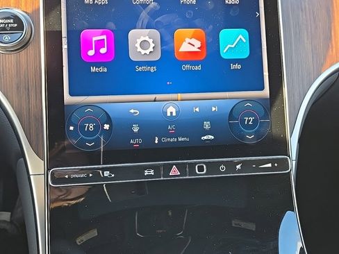 Used 2025 Mercedes-Benz GLC 300 4MATIC image 10