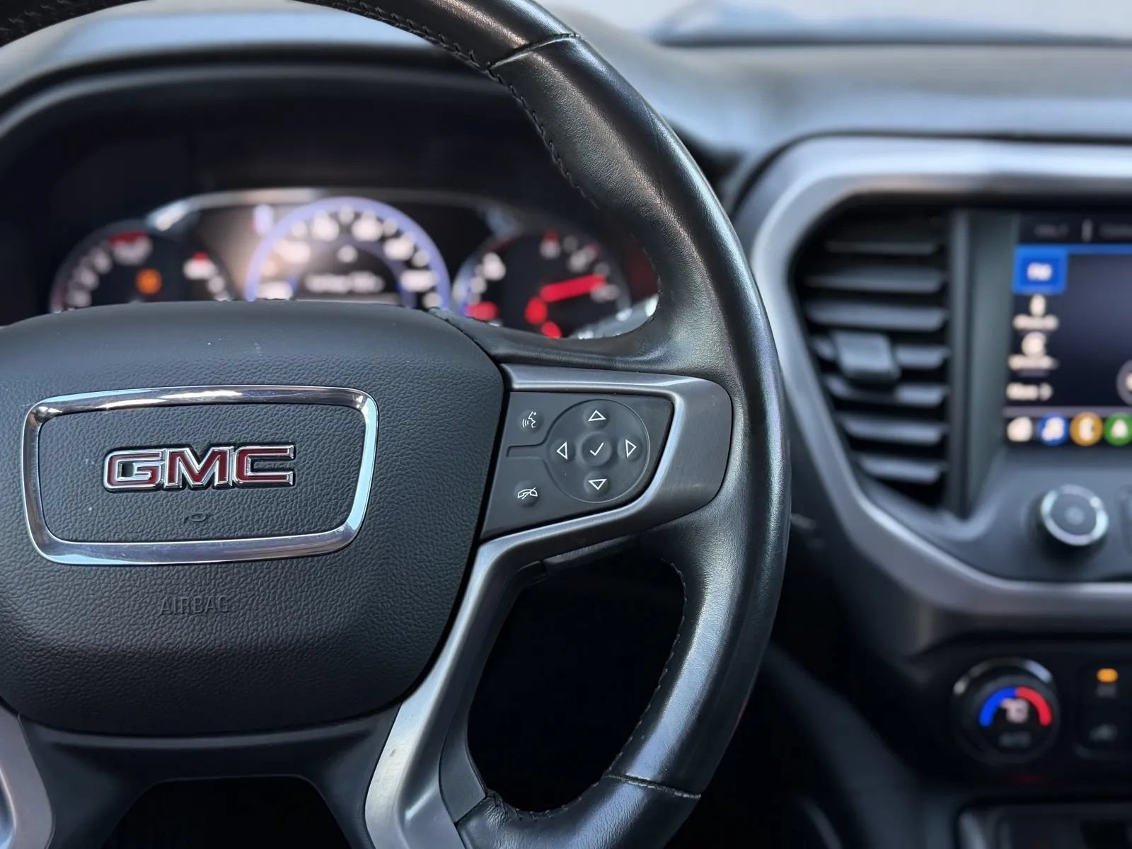 Used 2022 GMC Acadia AT4 w/ Technology Package AWD/4WD image 27