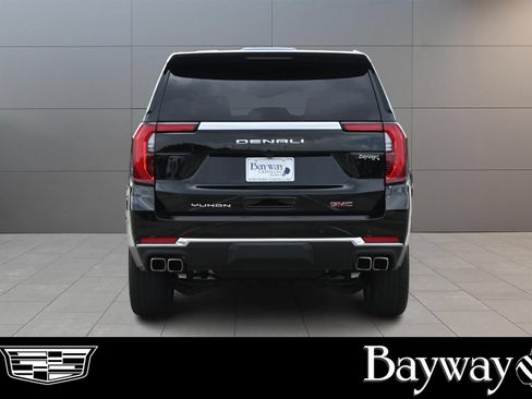 Used 2025 GMC Yukon Denali w/ Sun & Power Step Package RWD image 7
