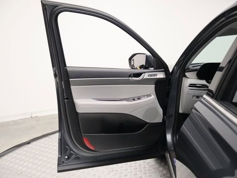 Used 2025 Hyundai Palisade SEL FWD image 16