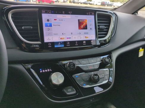 New 2026 Chrysler Voyager LX image 28