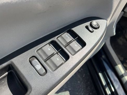 Used 2011 Chevrolet Impala LT w/ Luxury Edition Package FWD image 25