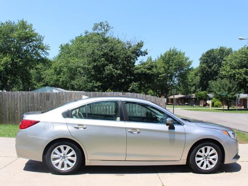 Used 2017 Subaru Legacy 2.5i Premium AWD/4WD image 11