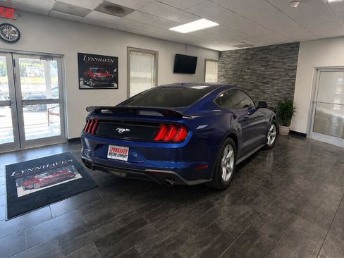 Used 2019 Ford Mustang Coupe RWD image 4