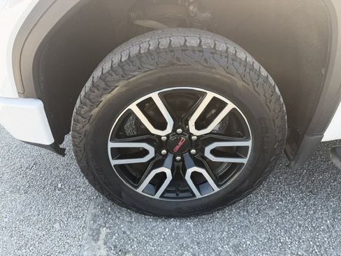 Used 2019 GMC Sierra 1500 AT4 w/ AT4 Premium Package AWD/4WD image 9