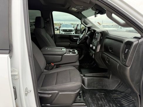 Used 2024 GMC Sierra 3500 Pro w/ Convenience Package image 11