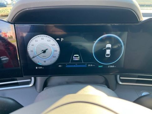 Certified 2023 Hyundai Elantra SEL w/ Convenience Package image 19