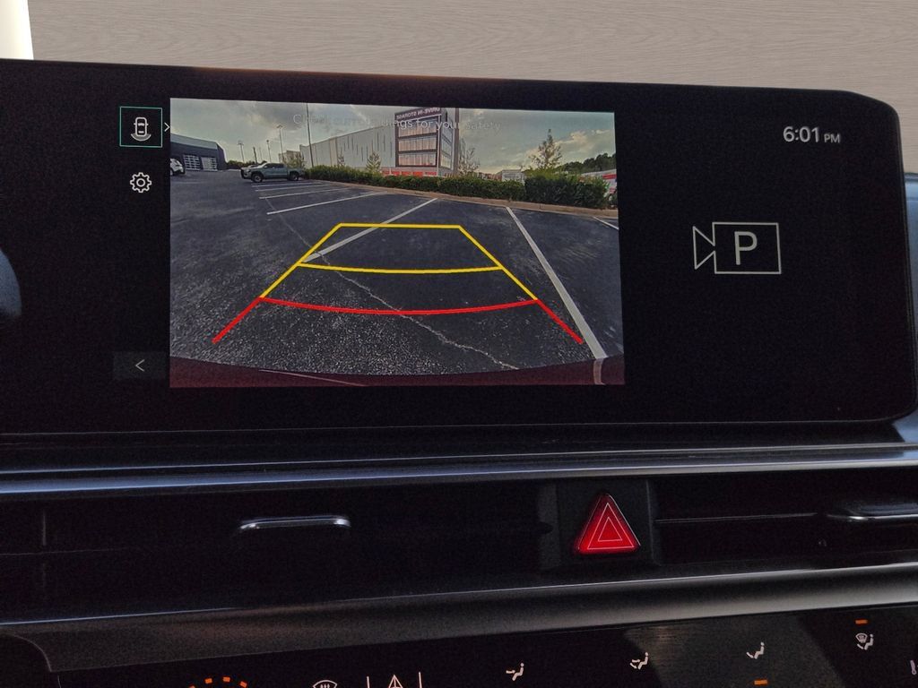 Used 2025 Kia Sorento LX FWD image 28