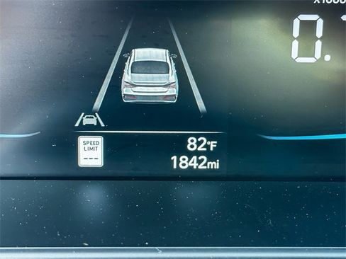 Used 2025 Hyundai Elantra Sport image 19