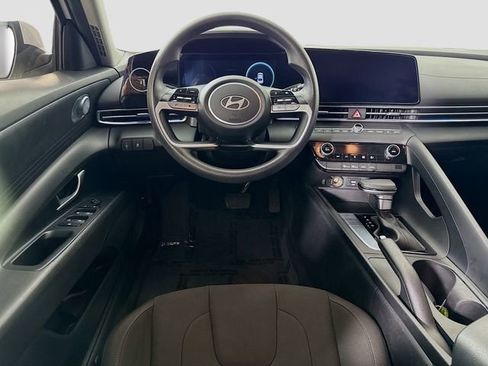 Used 2024 Hyundai Elantra SEL image 21