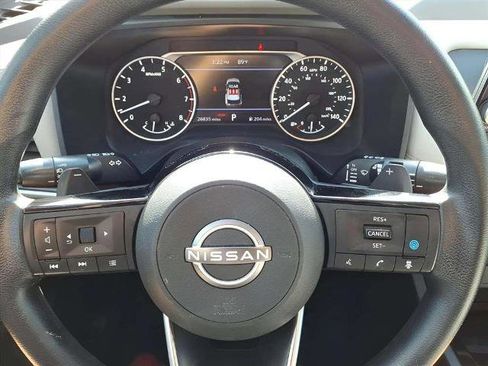 Used 2023 Nissan Rogue SV image 14