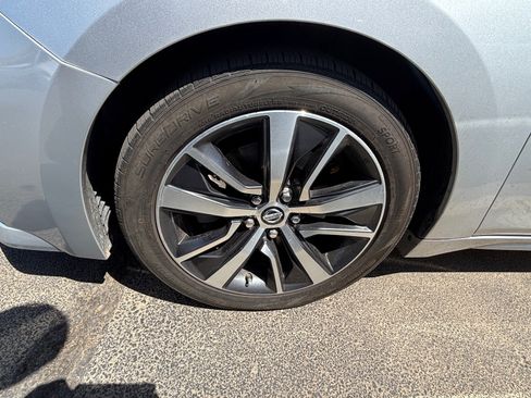 Used 2020 Nissan Maxima 3.5 SV w/ Floor Mat Group FWD image 6