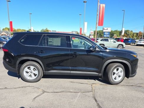 New 2026 Toyota Grand Highlander LE image 2