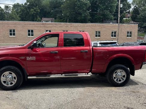Used 2015 RAM 2500 Tradesman w/ Chrome Appearance Group AWD/4WD image 4
