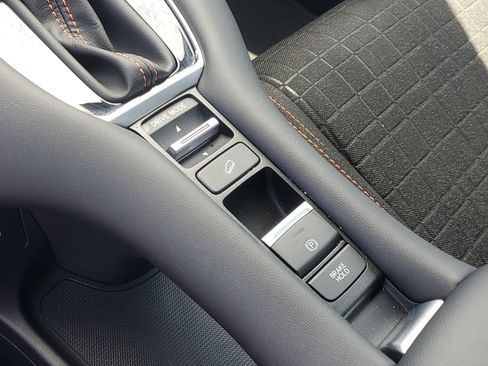 Certified 2024 Honda HR-V Sport image 27