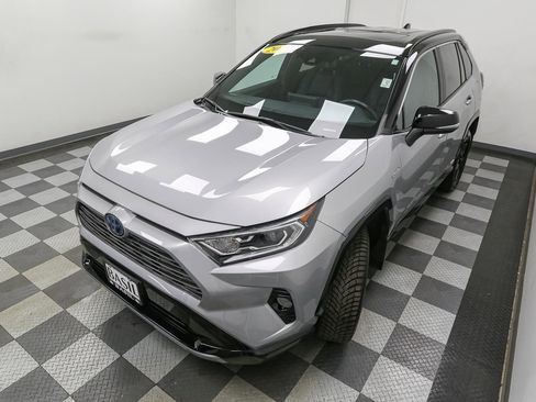 Used 2019 Toyota RAV4 XSE w/ Carpet Mat Package AWD/4WD image 6