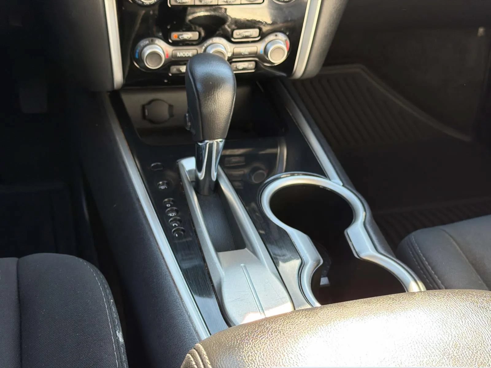 Used 2019 Nissan Pathfinder SV FWD image 16