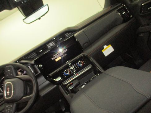 New 2026 GMC Sierra 1500 AT4 w/ AT4 Premium Package AWD/4WD image 24