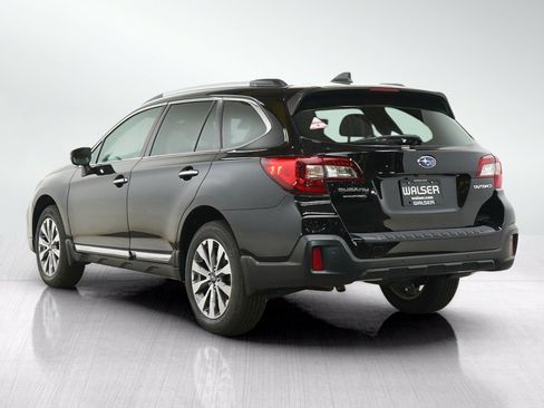 Used 2018 Subaru Outback 2.5i Touring w/ Popular Package #3 AWD/4WD image 3