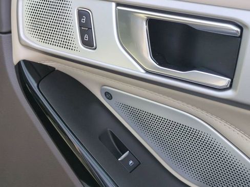 Used 2021 Ford Explorer Platinum w/ Equipment Group 601A image 43