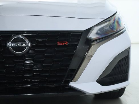 Certified 2024 Nissan Altima 2.5 SR w/ SR Premium Package image 8