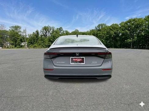 Used 2023 Honda Accord Sport image 7
