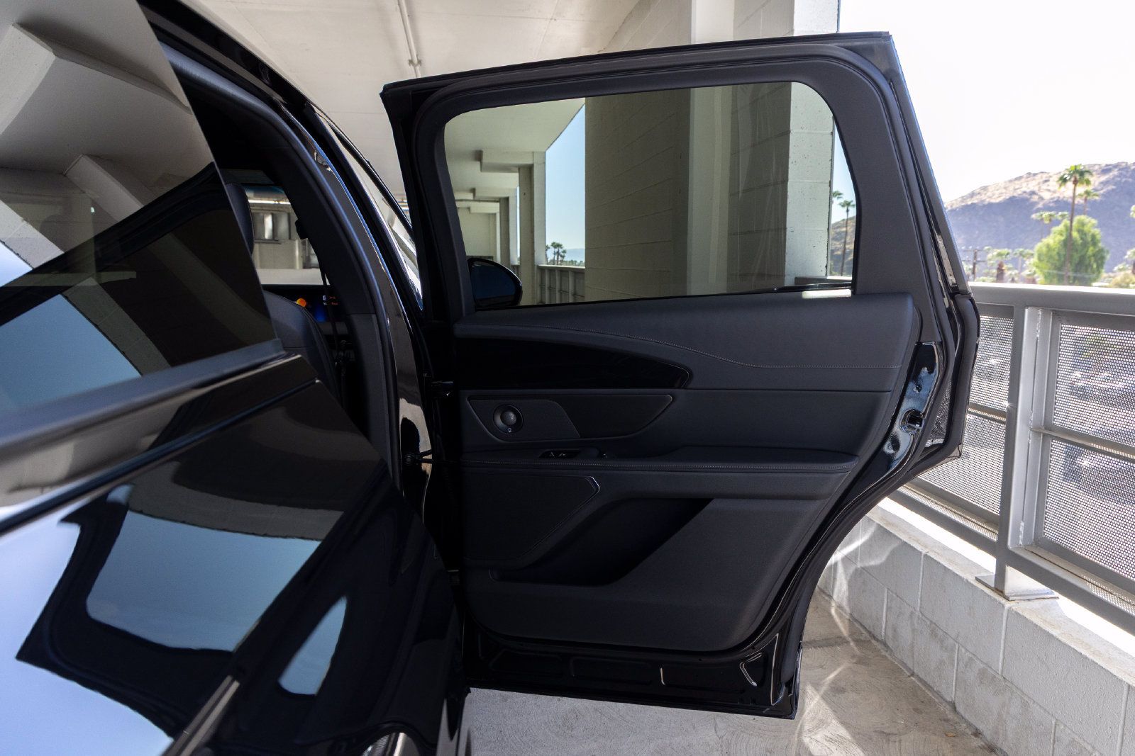 Used 2024 Lincoln Nautilus Reserve w/ Equipment Group 202A AWD/4WD image 27