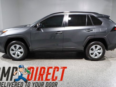 Used 2020 Toyota RAV4 LE image 10