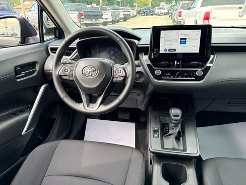Used 2026 Toyota Corolla Cross LE FWD image 9