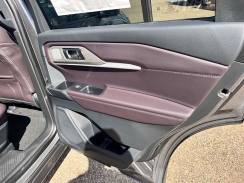 New 2026 Ford Explorer Platinum image 16