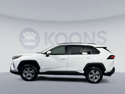Used 2025 Toyota RAV4 XLE AWD/4WD image 7