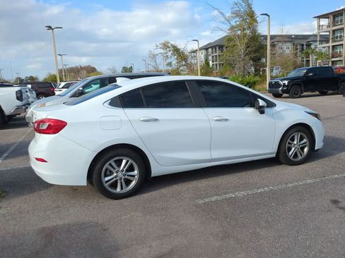 Used 2017 Chevrolet Cruze LT image 7