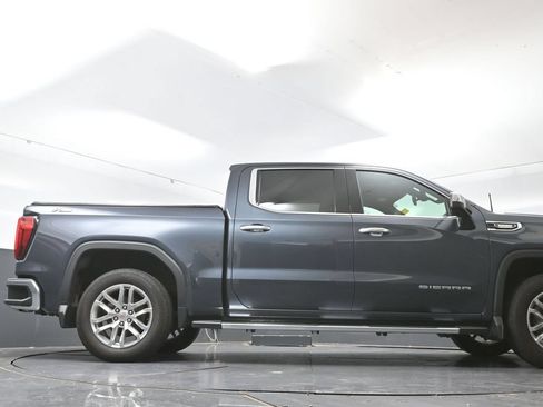 Used 2022 GMC Sierra 1500 SLT w/ SLT Premium Plus Package AWD/4WD image 18