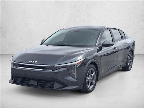 Used 2025 Kia K4 LXS FWD image 2