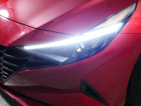 Used 2023 Hyundai Elantra SEL image 16