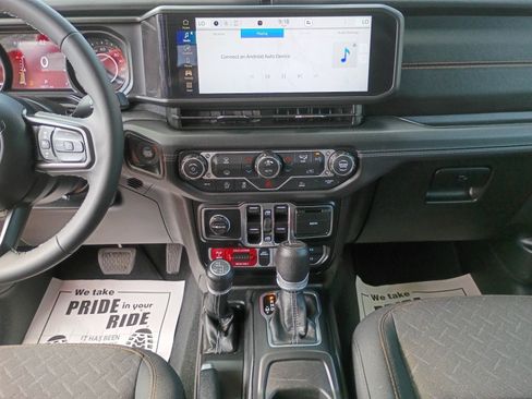 Used 2026 Jeep Gladiator Mojave AWD/4WD image 12